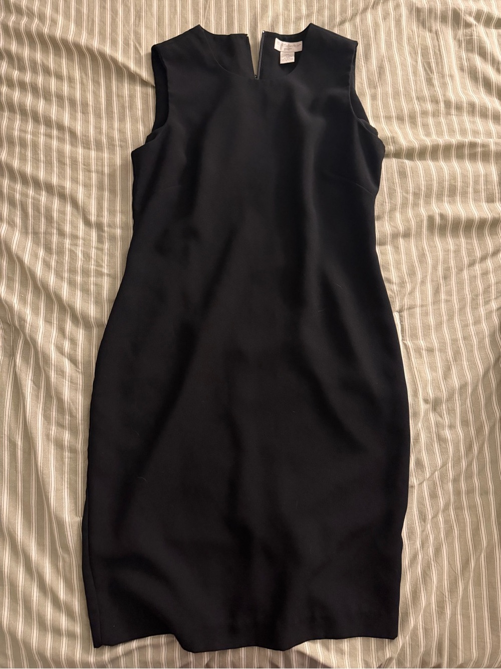 Black Sleeveless Sheath Dress